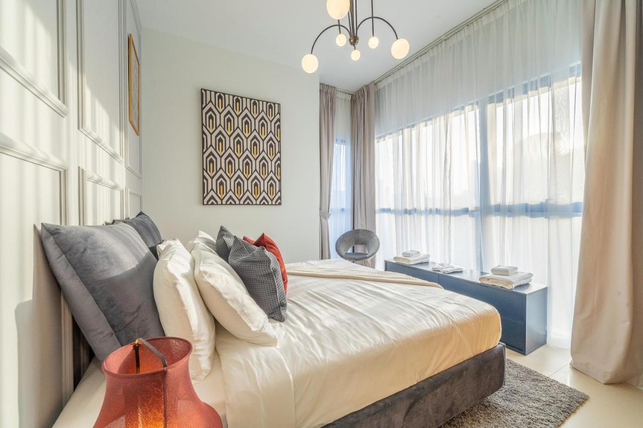 Spacious Art Deco With Burj & Canal Views Апартаменты Дубай