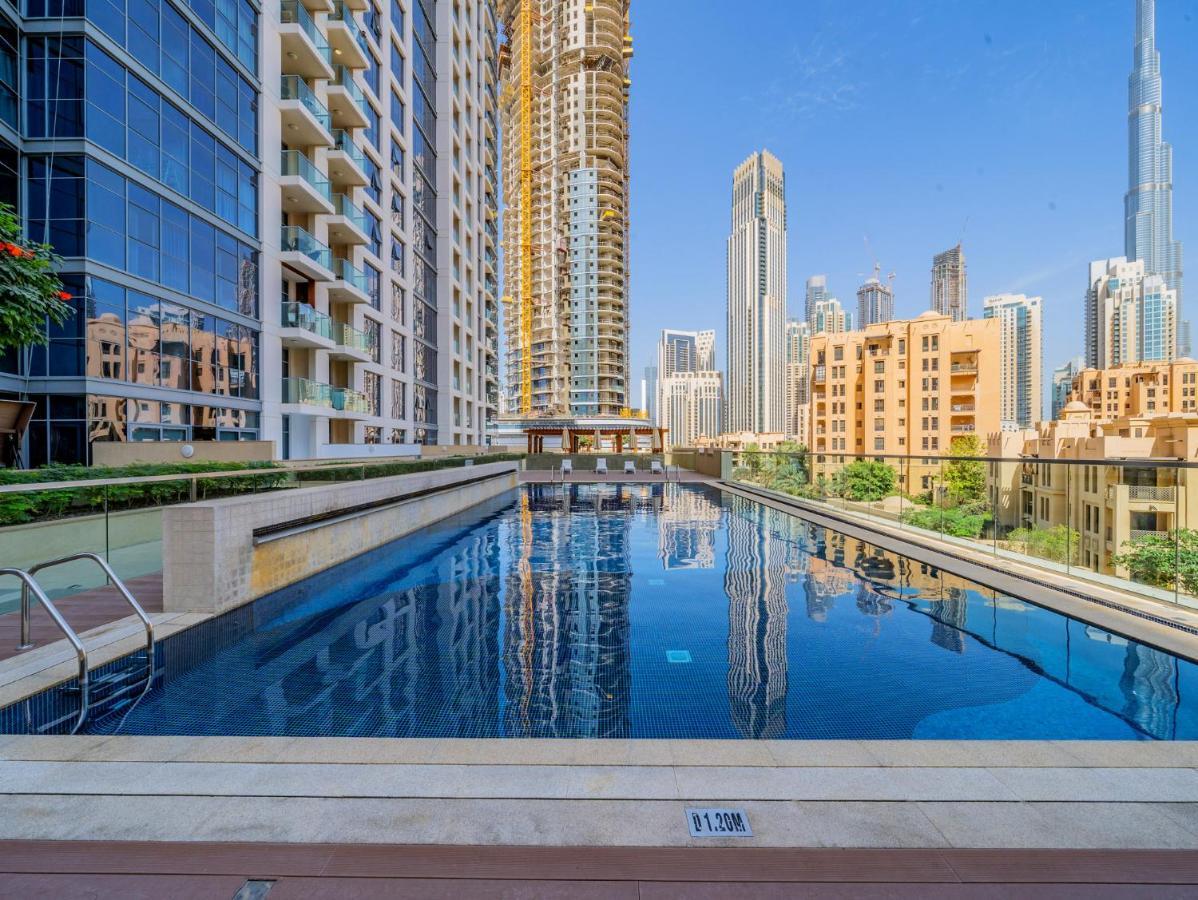 Апартаменты Spacious Art Deco With Burj & Canal Views Дубай