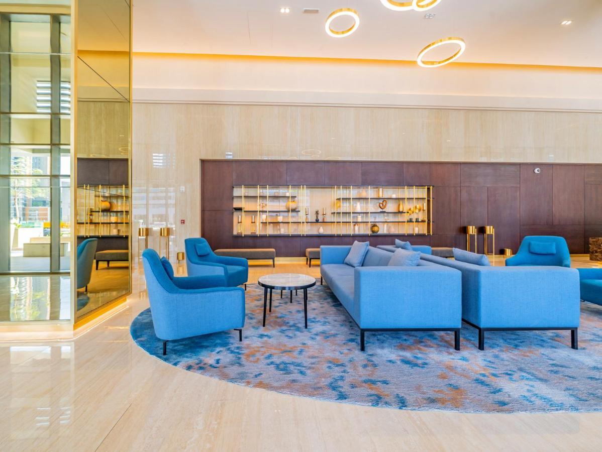 Апартаменты Spacious Art Deco With Burj & Canal Views Дубай